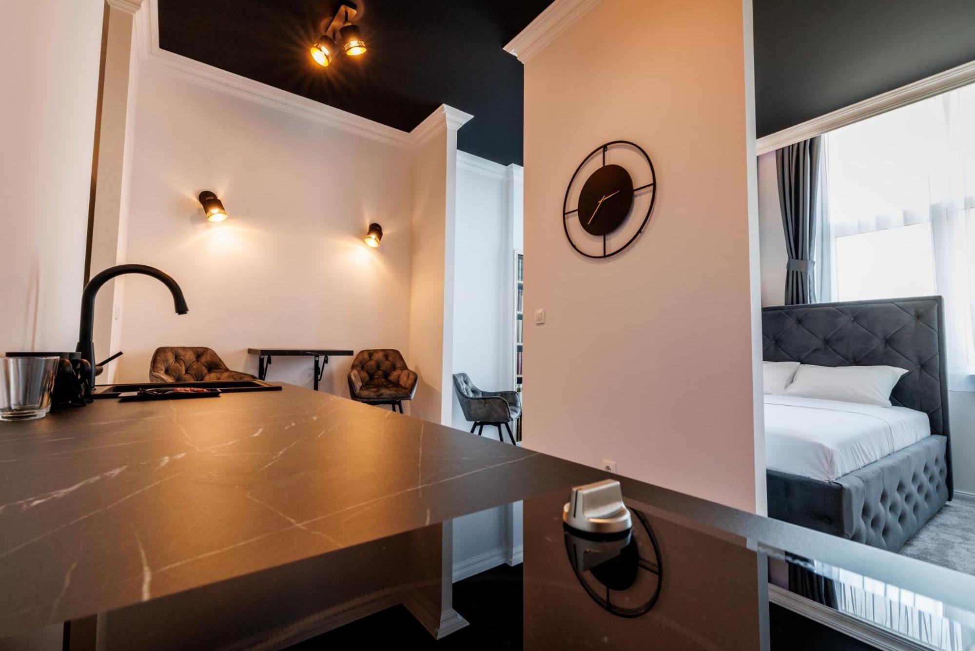 White Unique Apart Никшич Экстерьер фото
